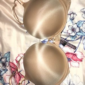 Victoria’s Secret bombshell bra (new without tags)